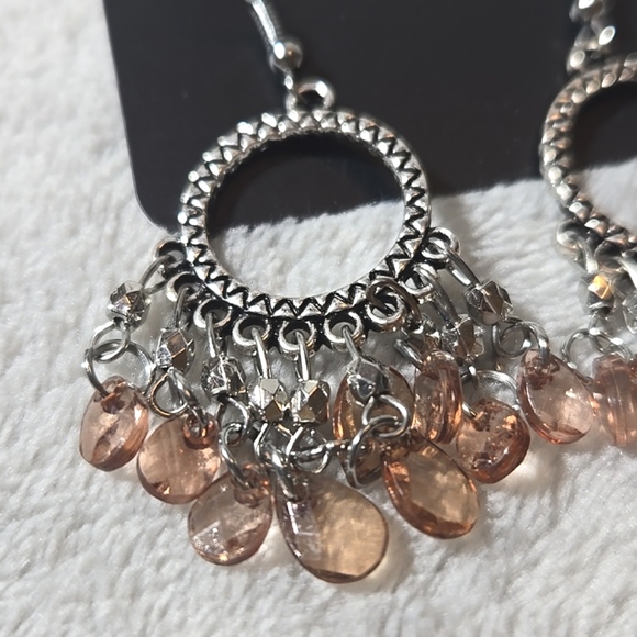 #332 NWT Paparazzi earring silver tone - Picture 3 of 4